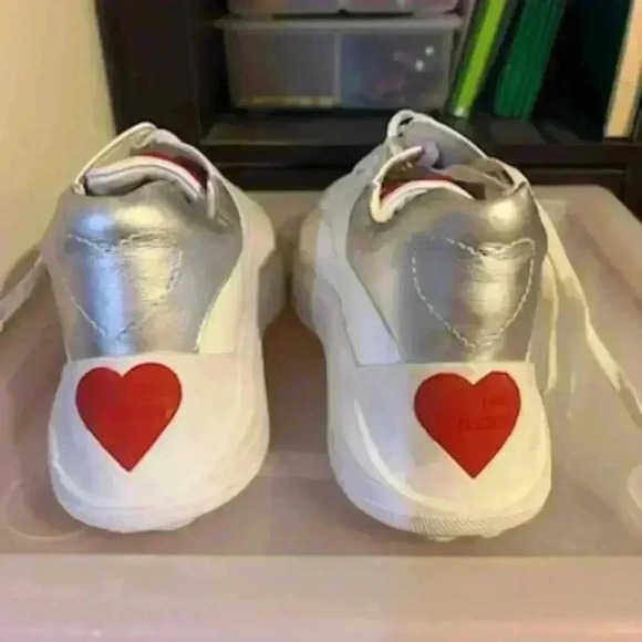 Love Moschino Shoes - Love Moschino white red heart women sneakers sz 38 pre-owned